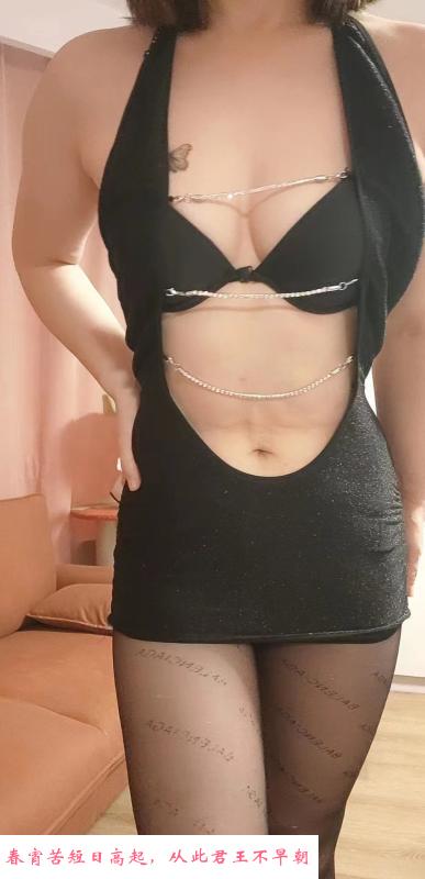 翘臀少妇 第2张