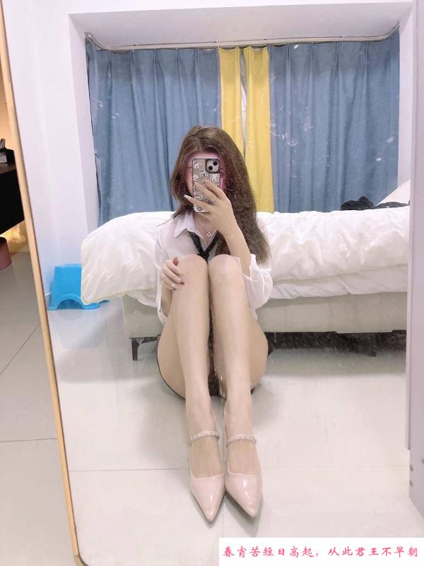 纯欲兼职大长腿嫩妹 第2张