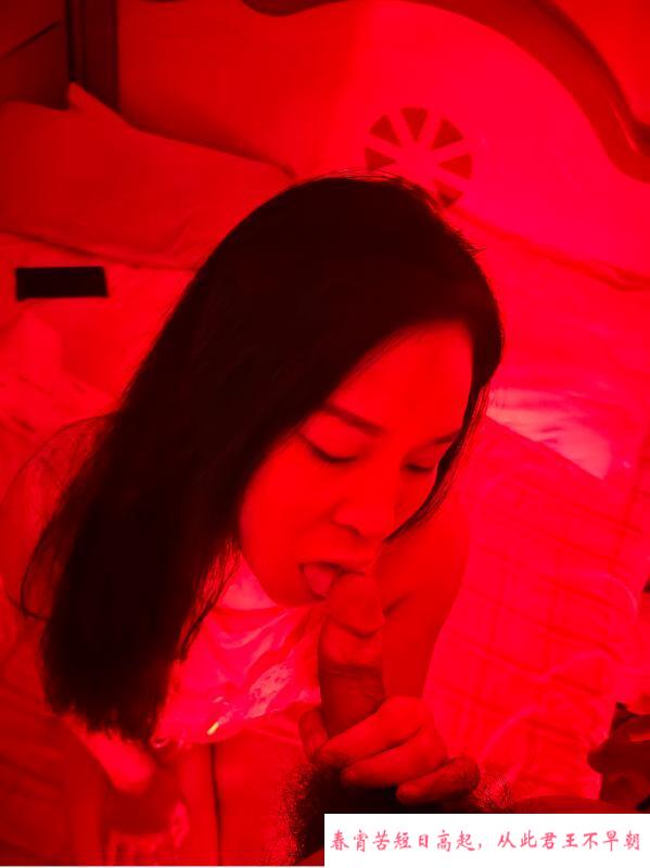 市区风骚小姐姐 第2张