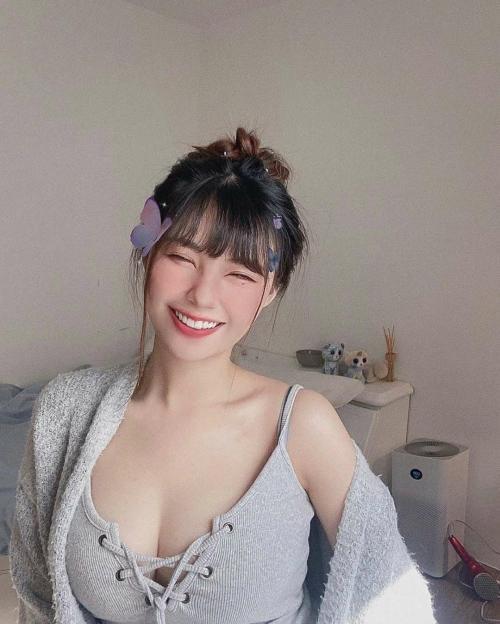 上海浦东粉嫩活好妹 第1张