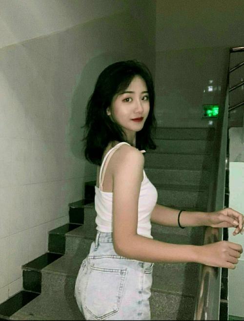 黑丝制服诱惑可盐可甜三点粉嫩 第1张