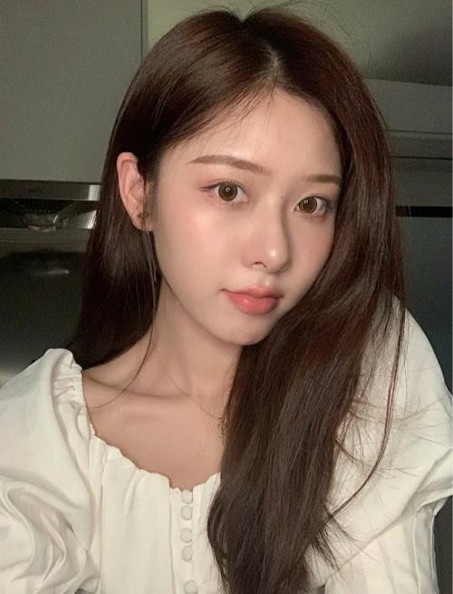 00后学生妹兼职b紧水嫩 第1张