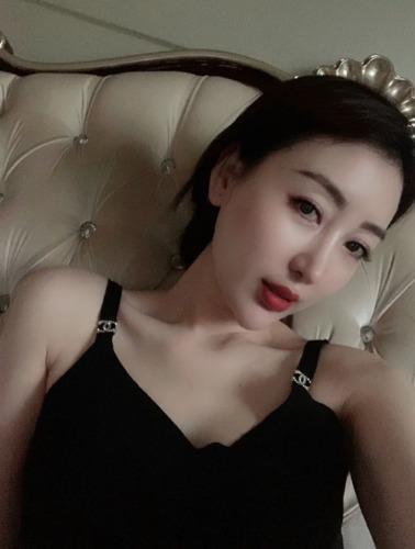 南京名媛,身材颜值一绝,很温柔 第3张