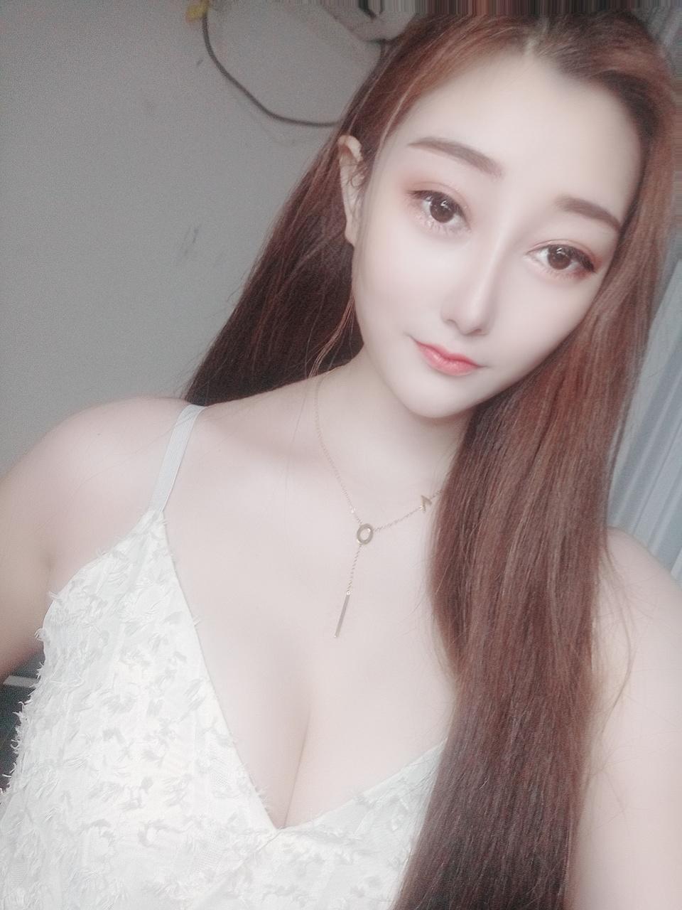 2020/10/21服装模特一线天的气质大美女 第4张