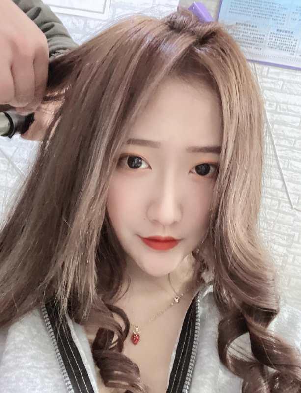 长的真好看,肌肤如雪的媛媛 第2张