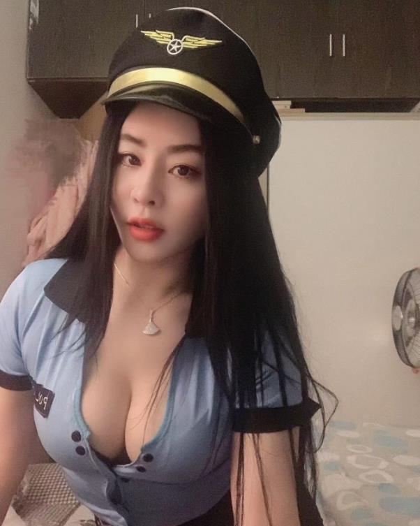 制服女王SISI 第1张