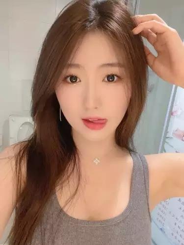 清纯又性感的邻家小姐姐，D杯大奶翘臀榨汁机，梦中情人的feel 第3张