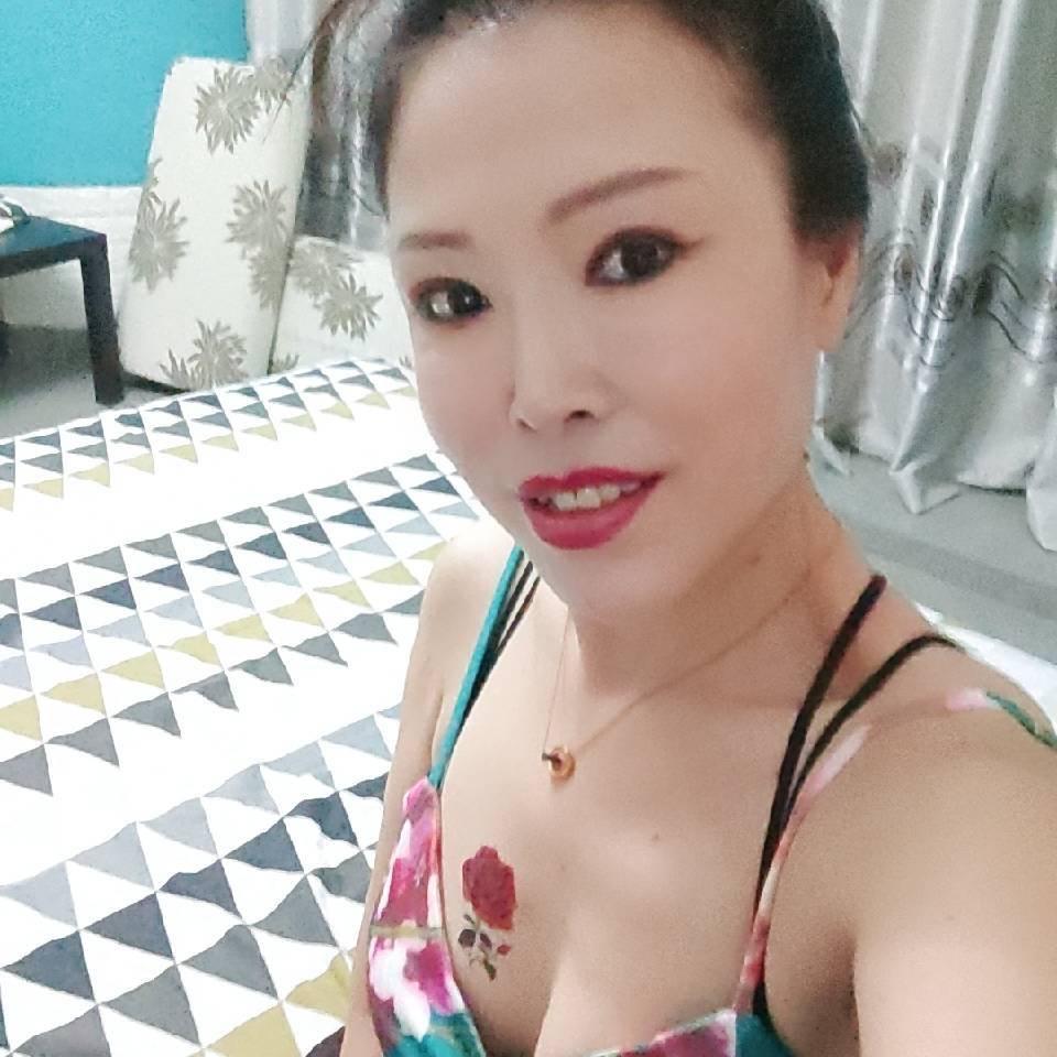 江宁区万达附近熟女 第1张