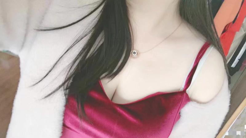 丰满雪白小泰坦 第2张