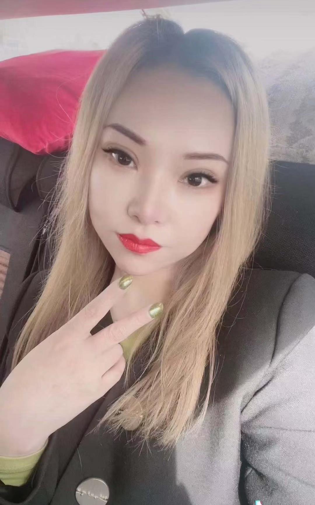 白云路大奶少妇 第1张
