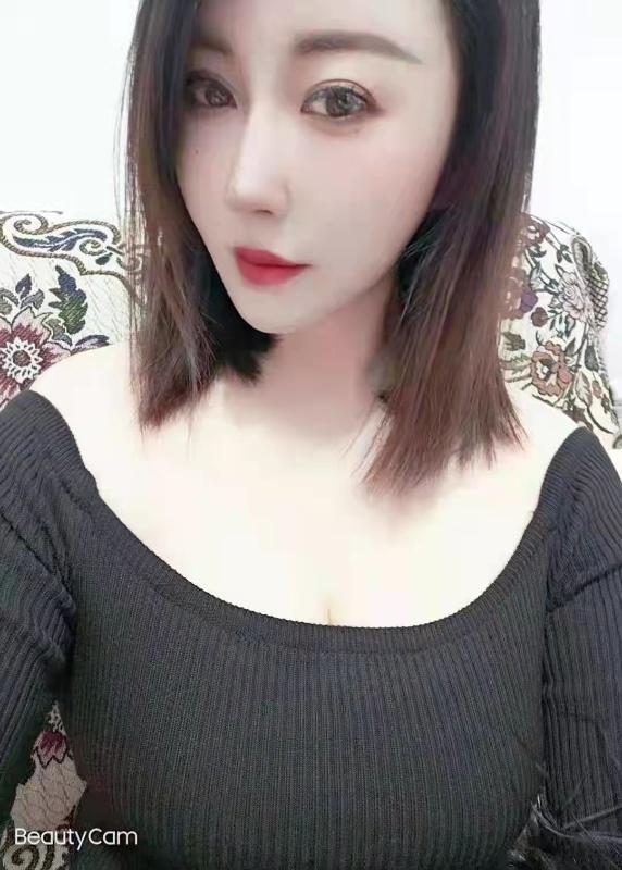 骚包大奶妹 第2张