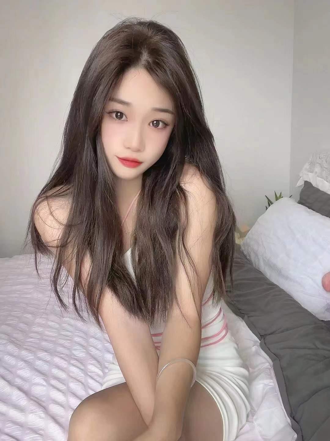 年纪很小的美女 第3张
