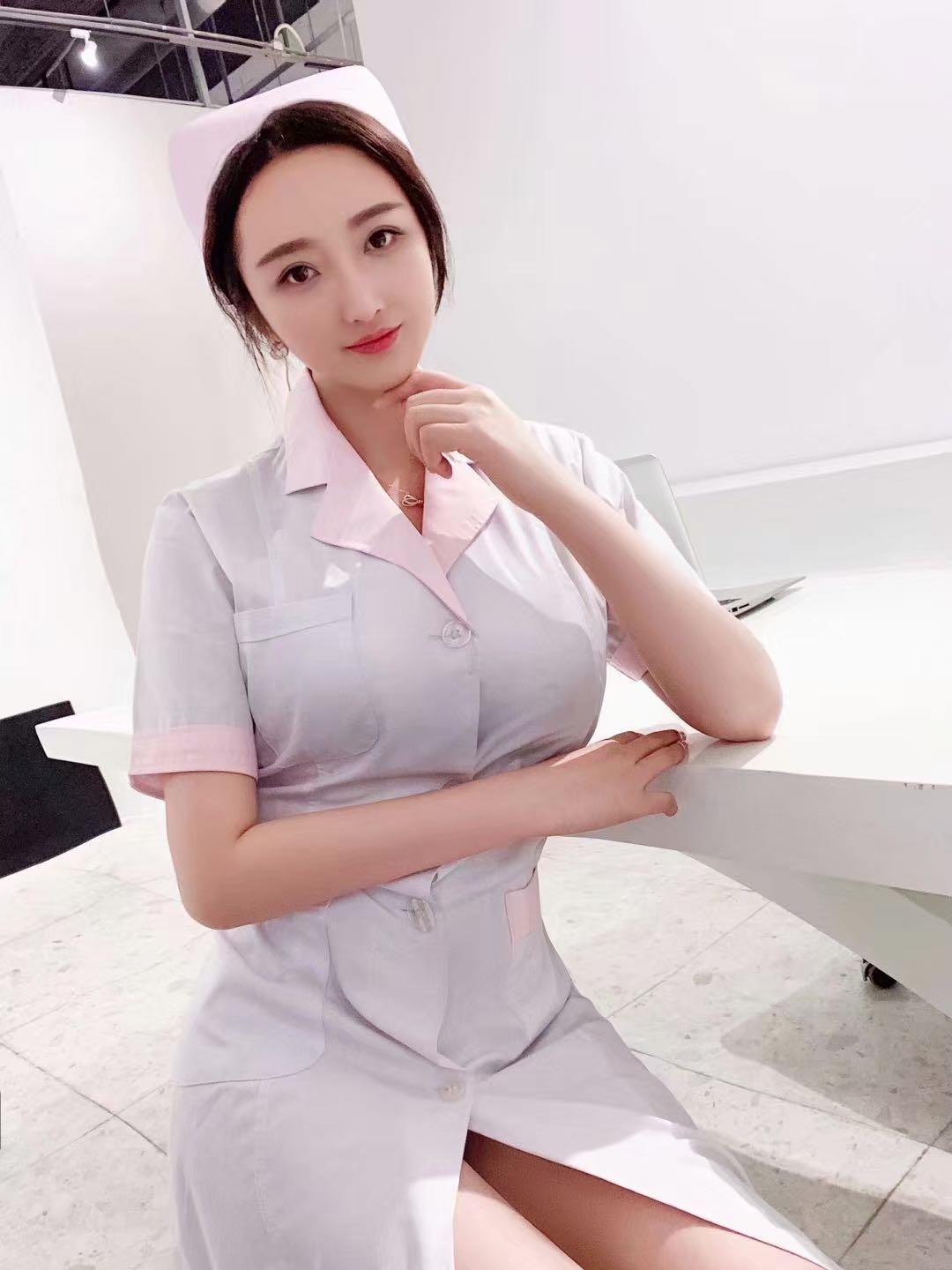脸蛋精致，身材超好的妹子 第1张