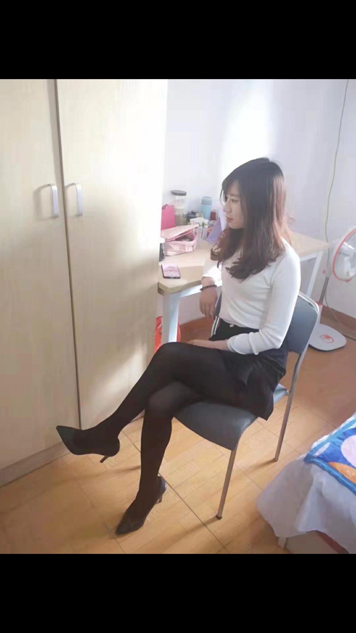 小狼再次觅食，大战小美丽 第1张