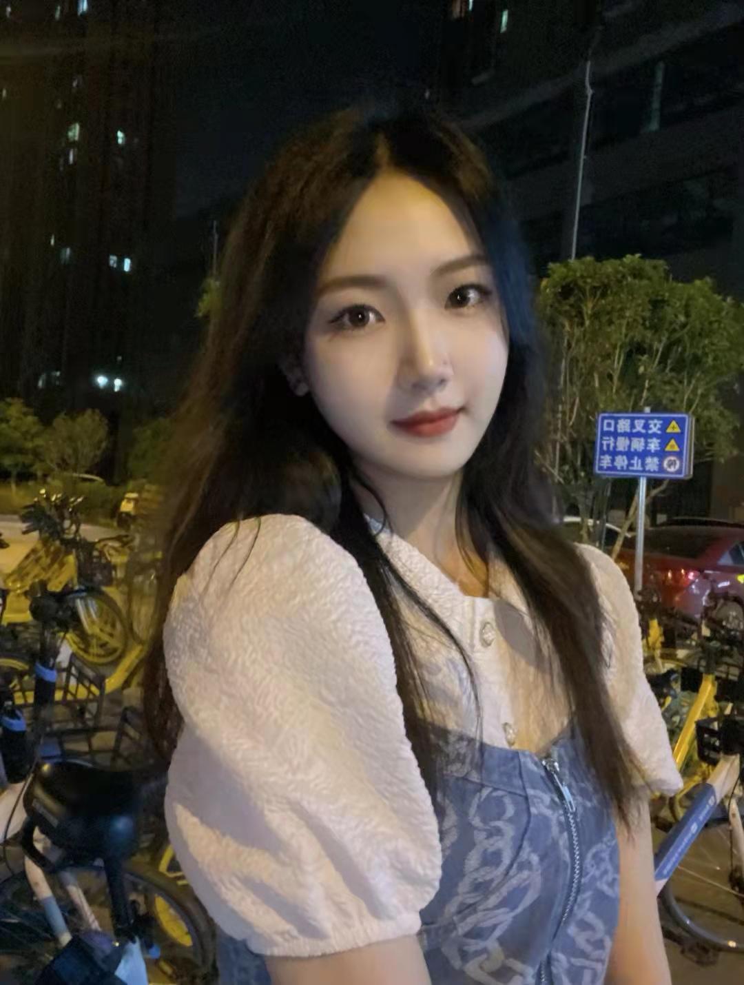 龙湖天街的微胖妹子,肉嘟嘟的干起来爽【 第1张