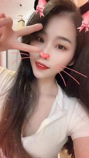 特别配合的小骚货，胸部傲人，还有点奶香 第3张