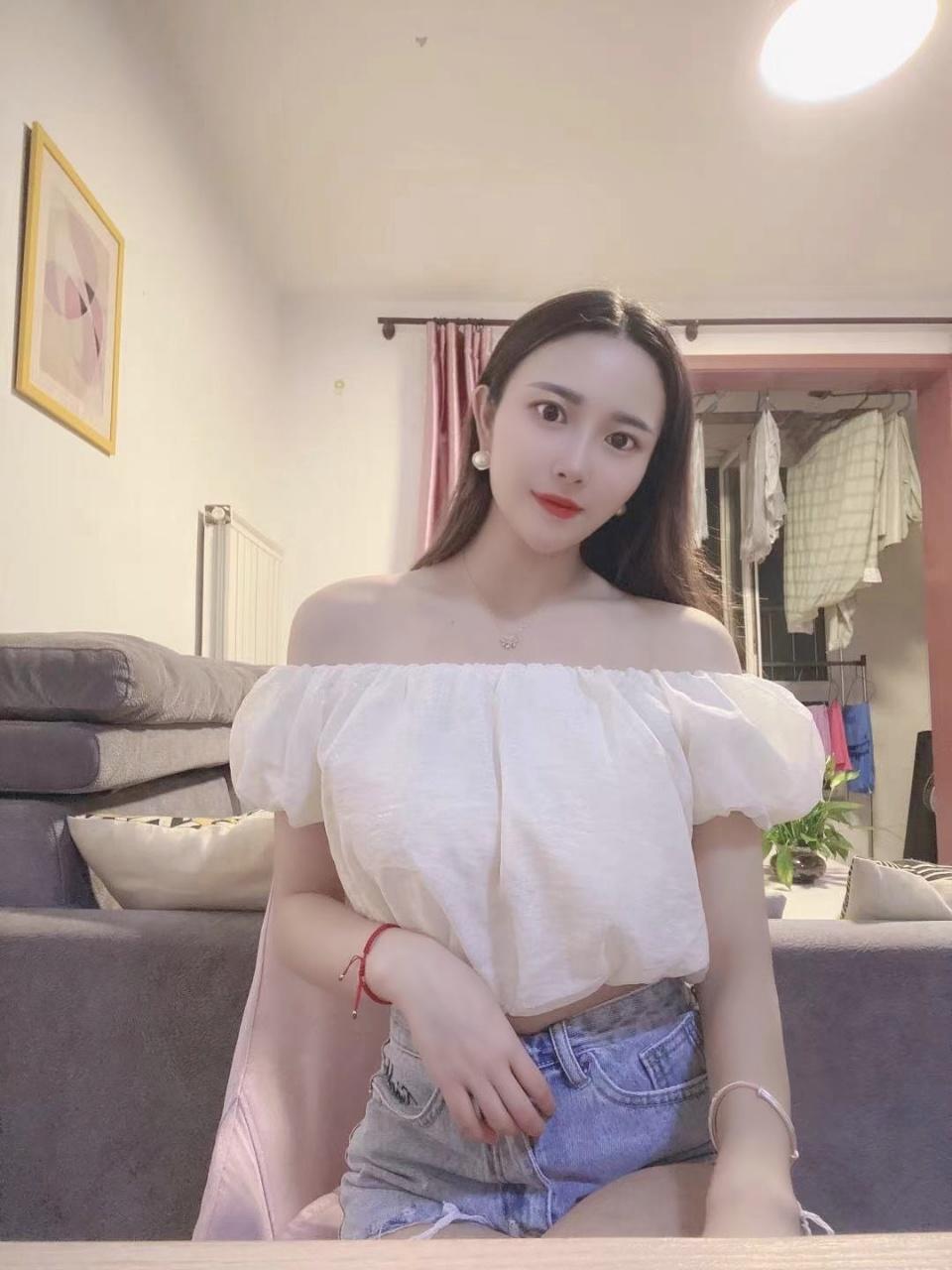 丰台纪家庙性感美女冰冰，耐操体力好，可以骑好长时间 第3张