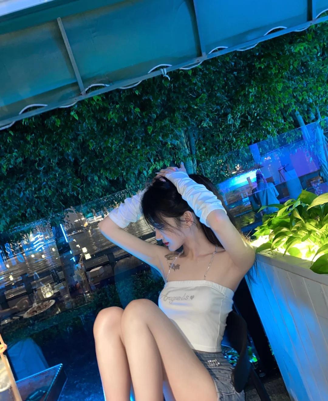 约战成都极品酒吧嫩妹 第2张