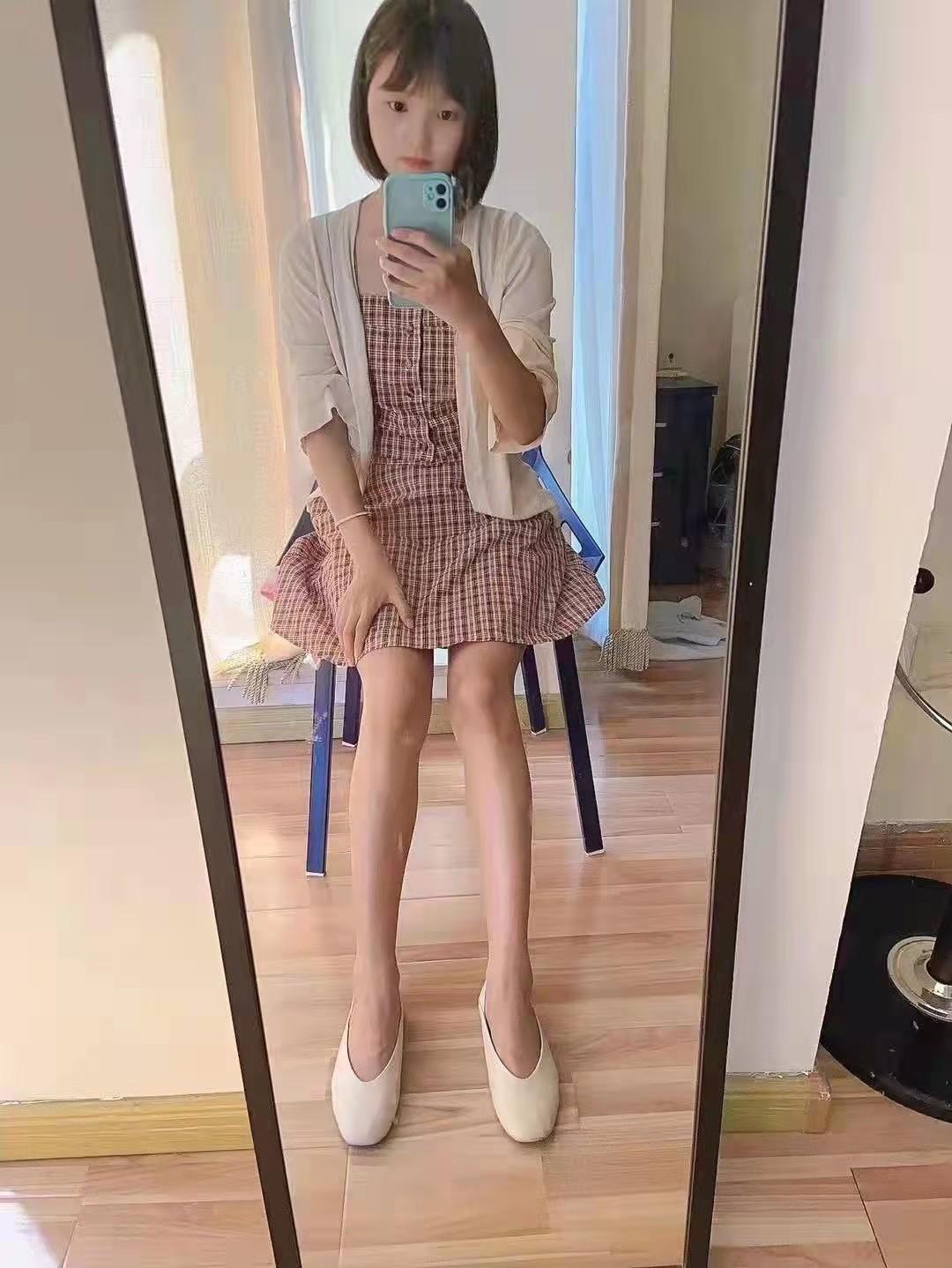 00后纯兼职小美女乖巧可爱人美肤白很有感觉 第2张